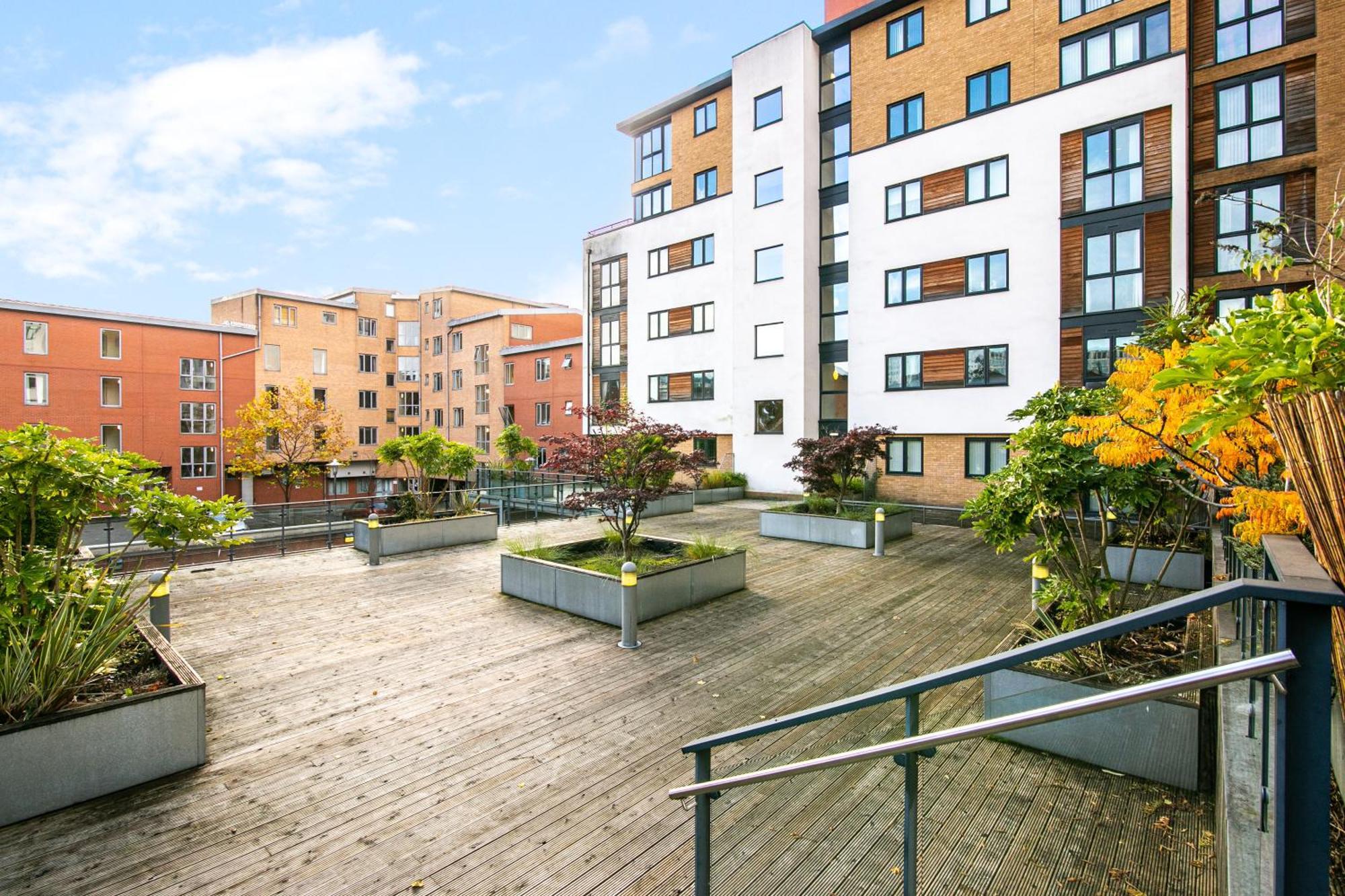 Mercury Suite City Centre Netflix Dedicated Workspace By Your Perfect Stay Short Lets Birmingham Exterior photo
